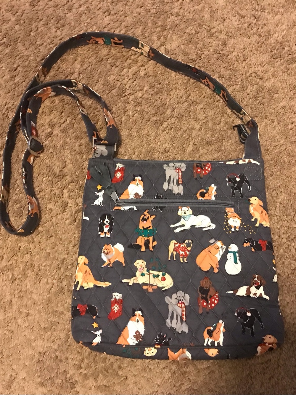 Vera Bradley Hipster Crossbody Quilted Purse/Bag Holiday Dogs - Picture 3 of 9